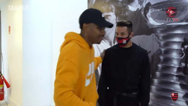 Mauricio Isla's first day at Flamengo